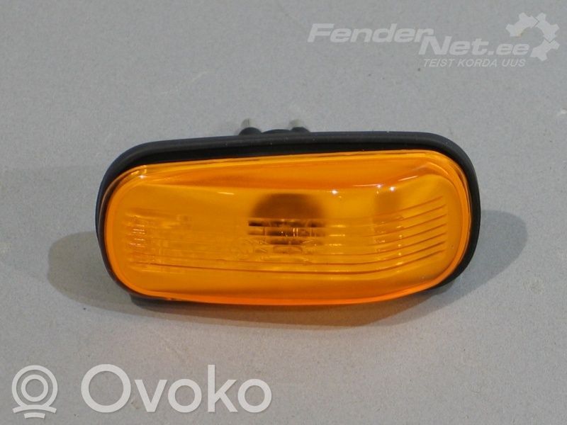 Front fender indicator light   9124132