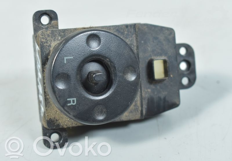 Hyundai Sonata Wing mirror switch 