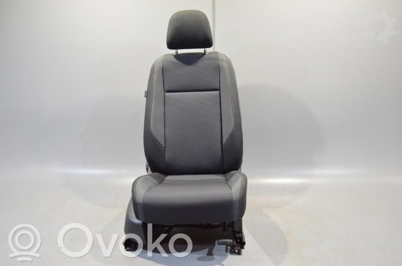 Volkswagen Touran III Front passenger seat 