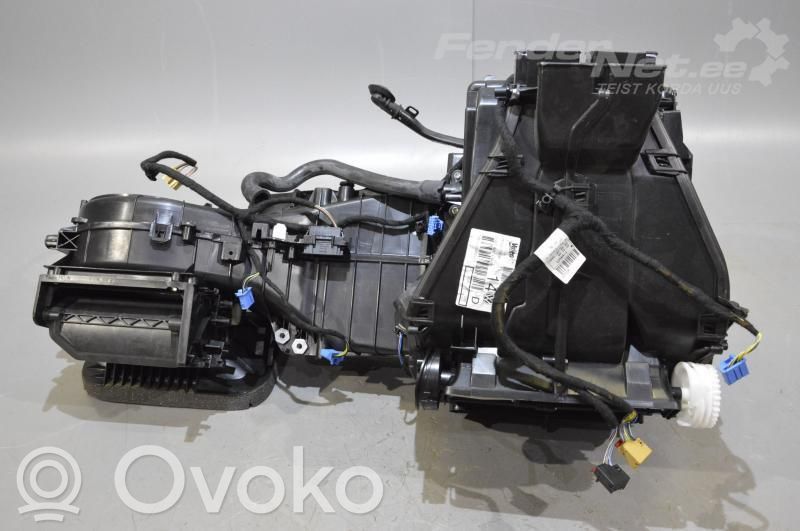 Volkswagen Golf V Obudowa nagrzewnicy 