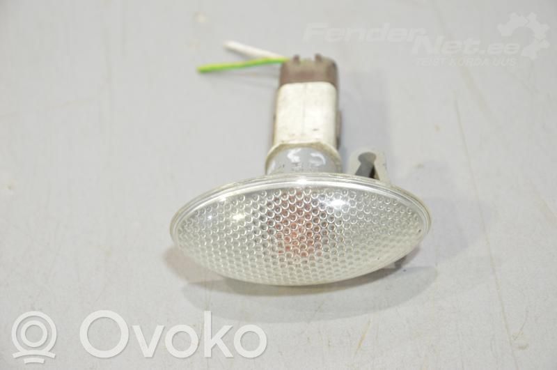 Front fender indicator light   632574