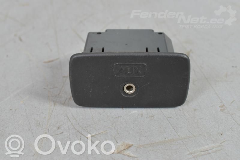 AUX-Anschluss   86257FG100