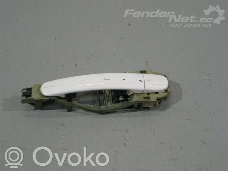 Volkswagen PASSAT B5 Manecilla/asa externa de la puerta trasera 