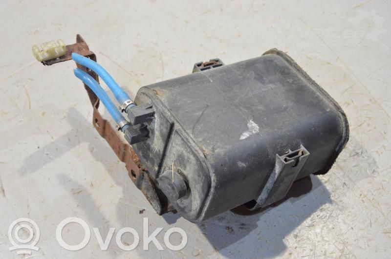 Alfa Romeo 156 Aktiivihiilisuodattimen polttoainehöyrysäiliö 