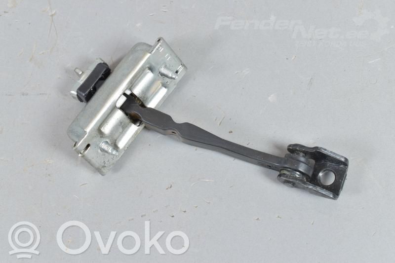 Opel Corsa E Etuoven pidätin 