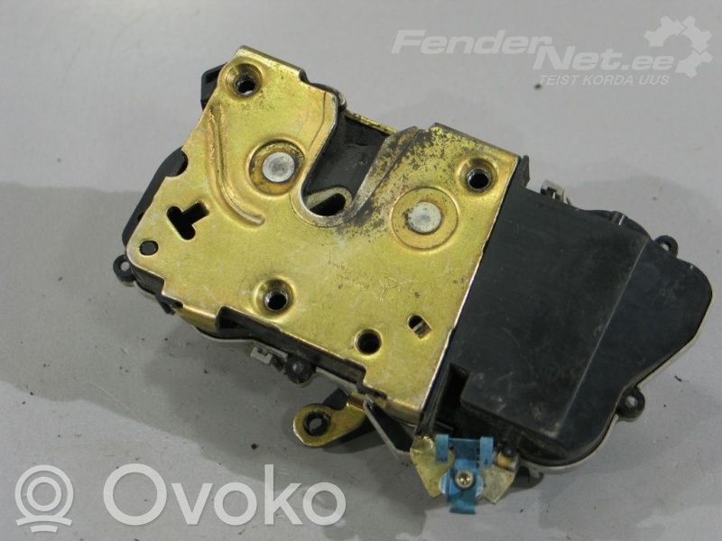 Citroen Berlingo Priekšpusē slēdzene 