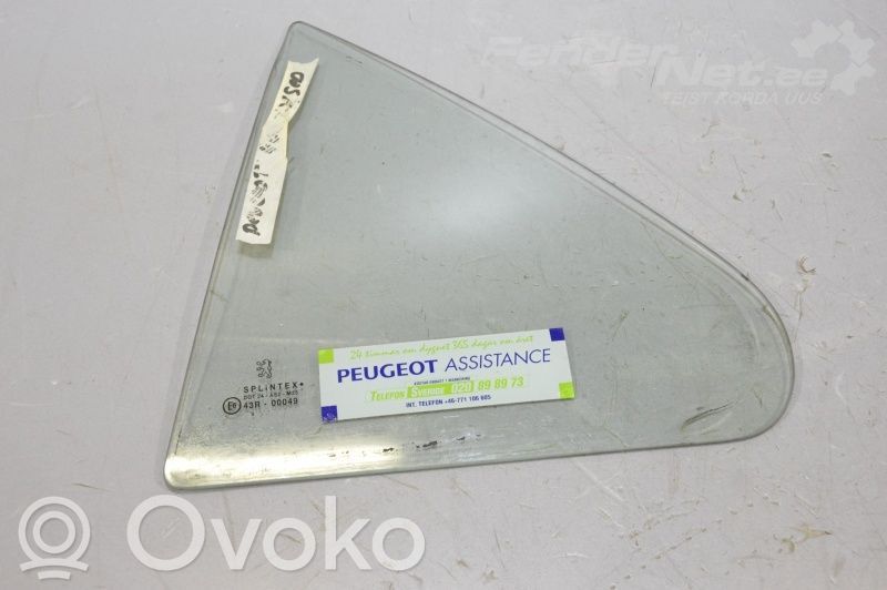 Peugeot 406 Ventanilla de ventilación de la puerta trasera 