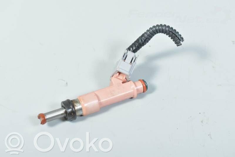 Toyota Avensis T270 Inyector de combustible 