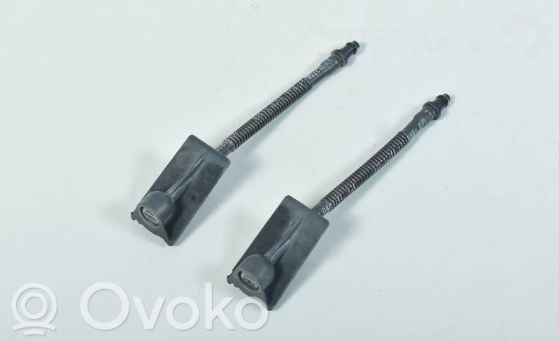 Ford Focus Windshield washer spray nozzle 