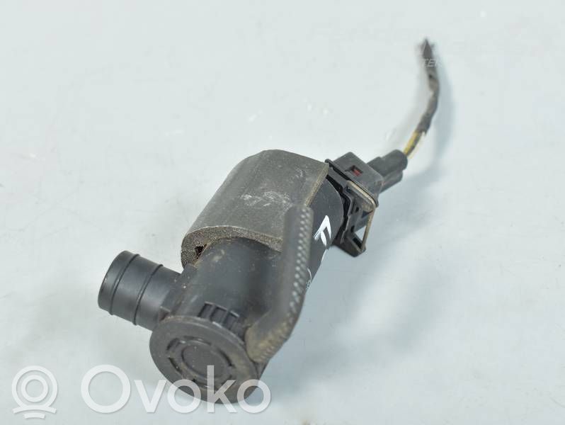 Ford Focus Windscreen/windshield washer pump 