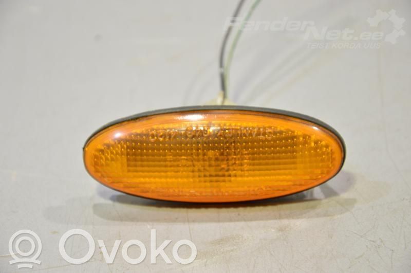 Front fender indicator light   B01W51120