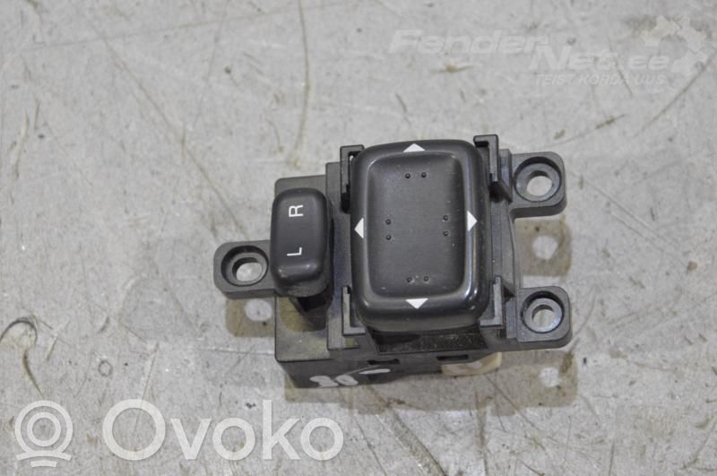 Wing mirror switch   GJ6A66600
