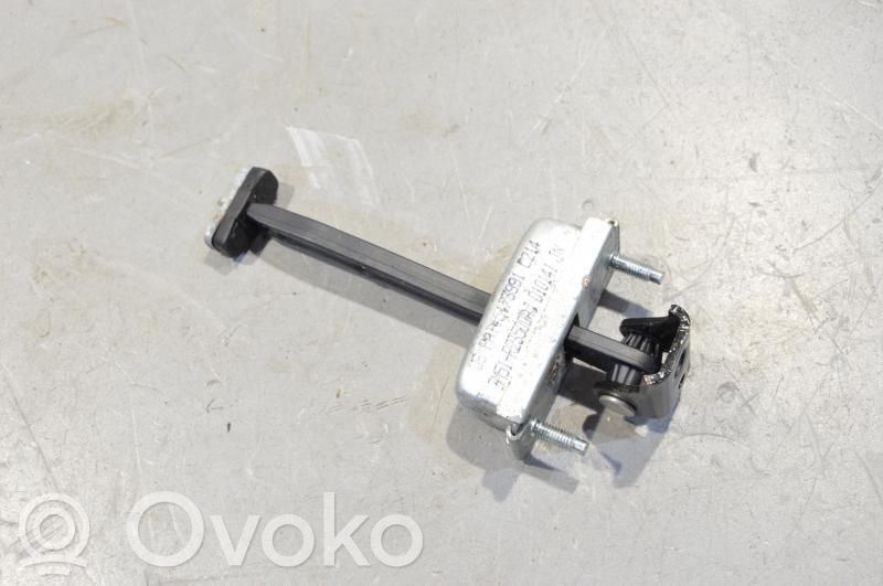 Ford Focus Etuoven pidätin 