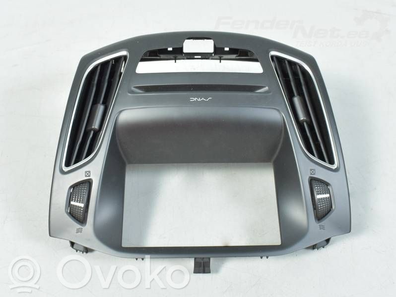 Ford Focus Panelės apdailos skydas (centrinis) 