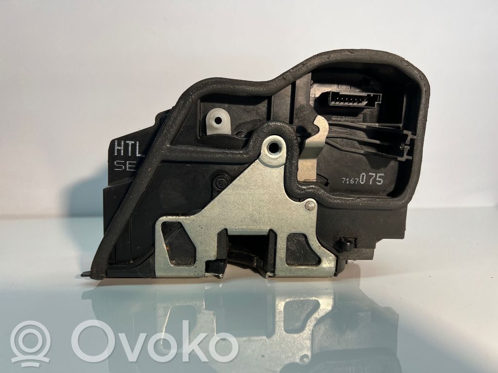 Rear door lock   7167075