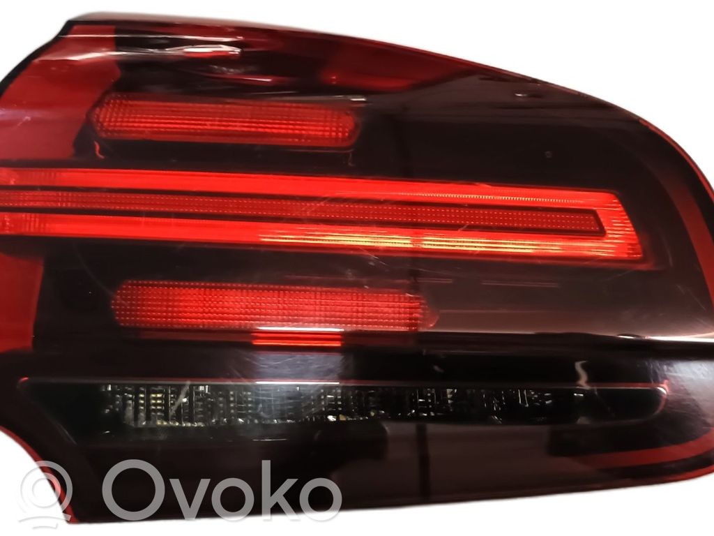 Porsche Cayenne (92A) Takaluukun takavalot 