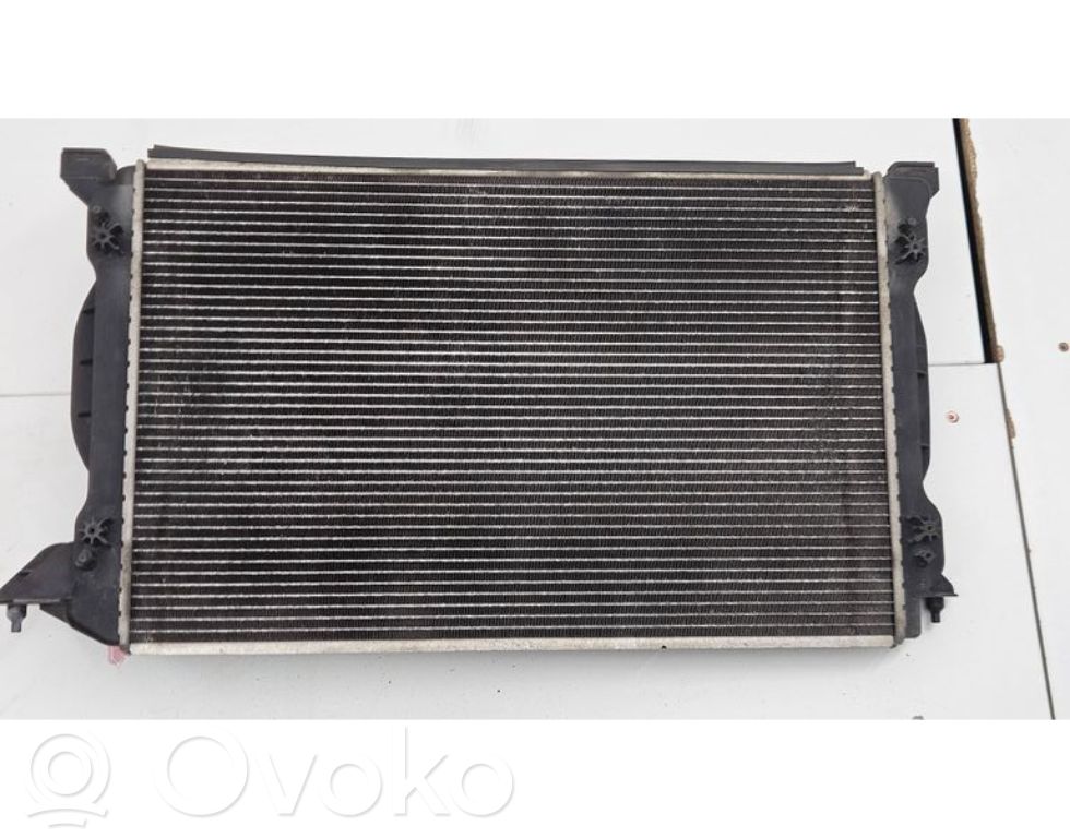 Audi A4 S4 B6 8E 8H Chłodnica 