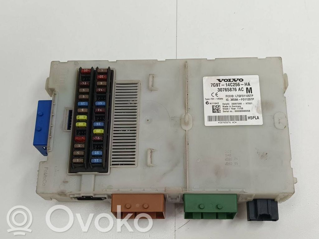 Volvo S80 Ramka / Moduł bezpieczników 