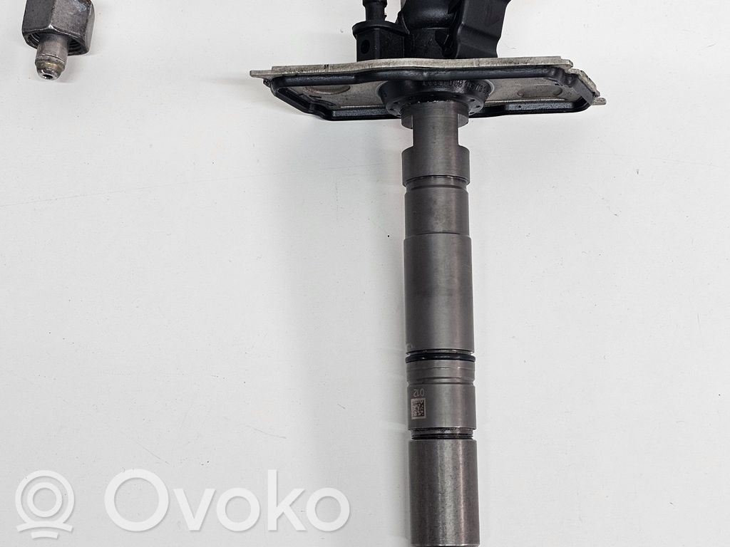 Audi Q7 4L Polttoainesuutin 