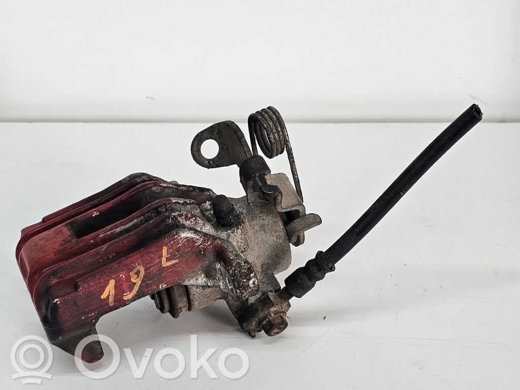 Audi A4 S4 B7 8E 8H Tylny zacisk hamulcowy 