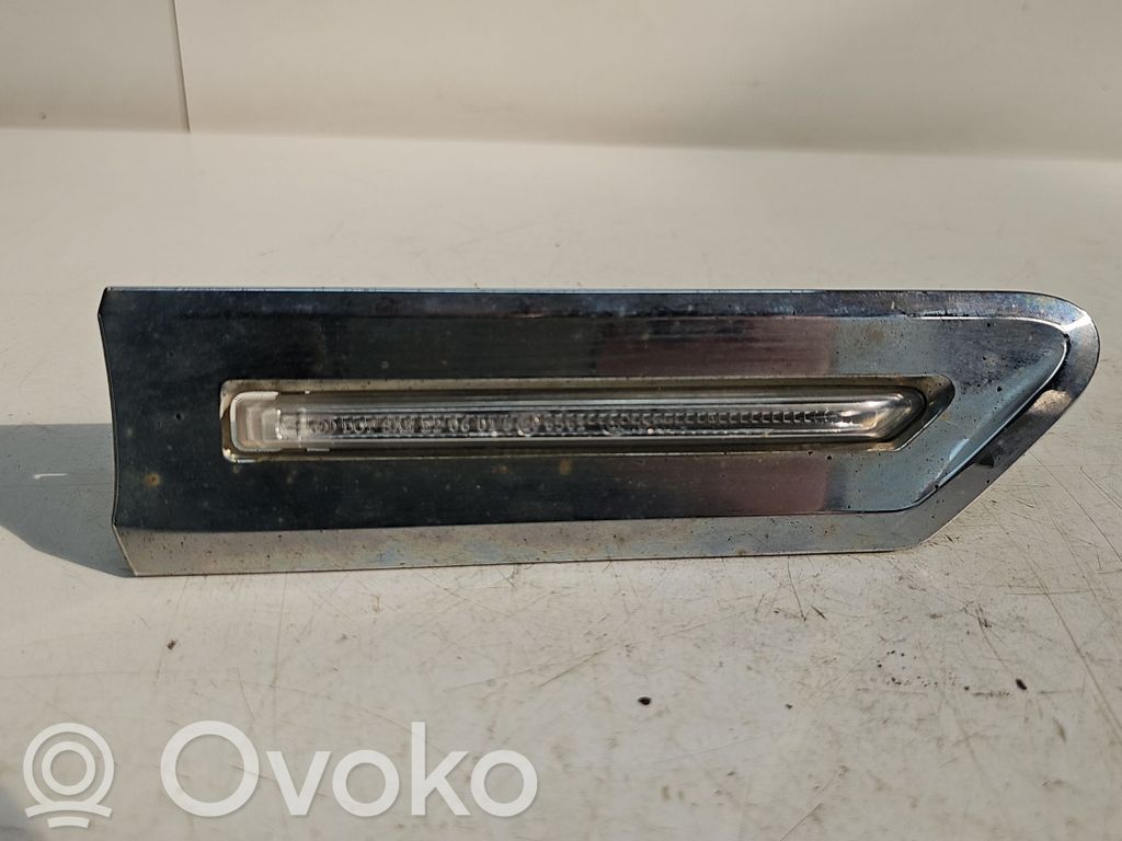BMW 7 F01 F02 F03 F04 Kierunkowskaz błotnika przedniego 