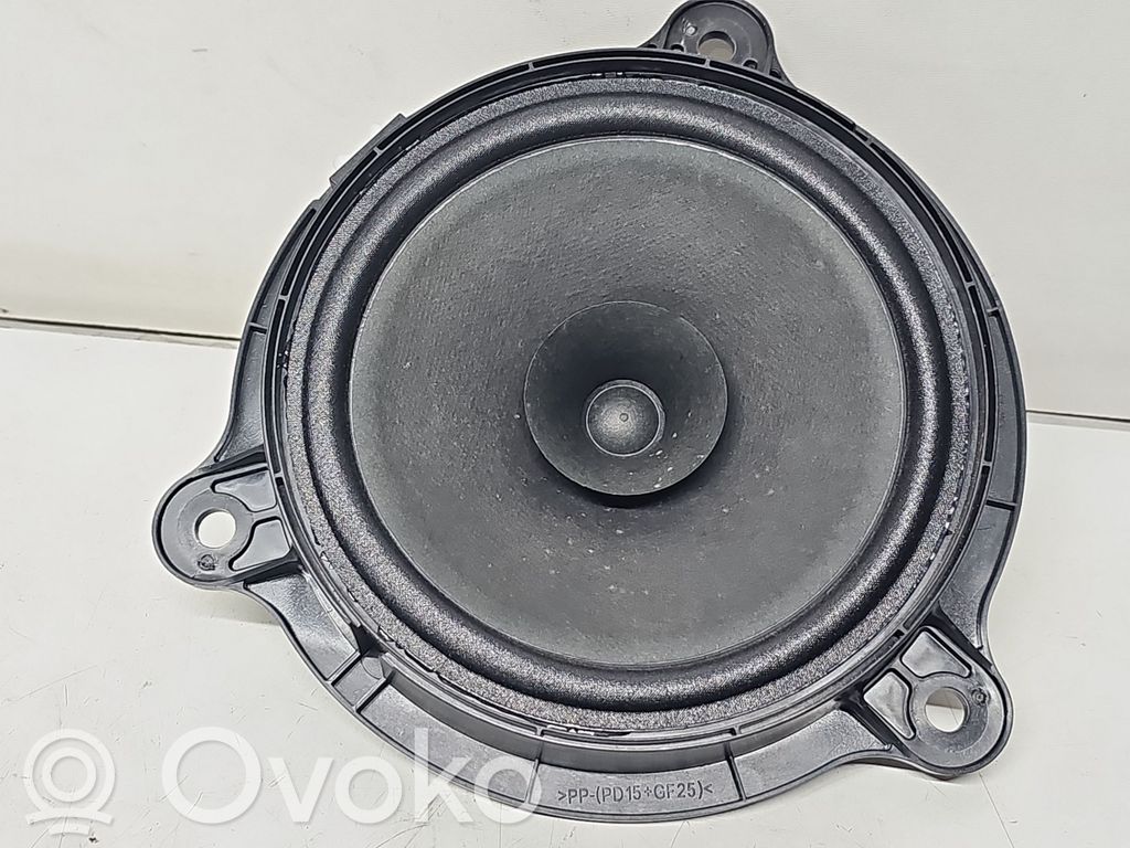 Renault Captur Altavoz de la puerta trasera 