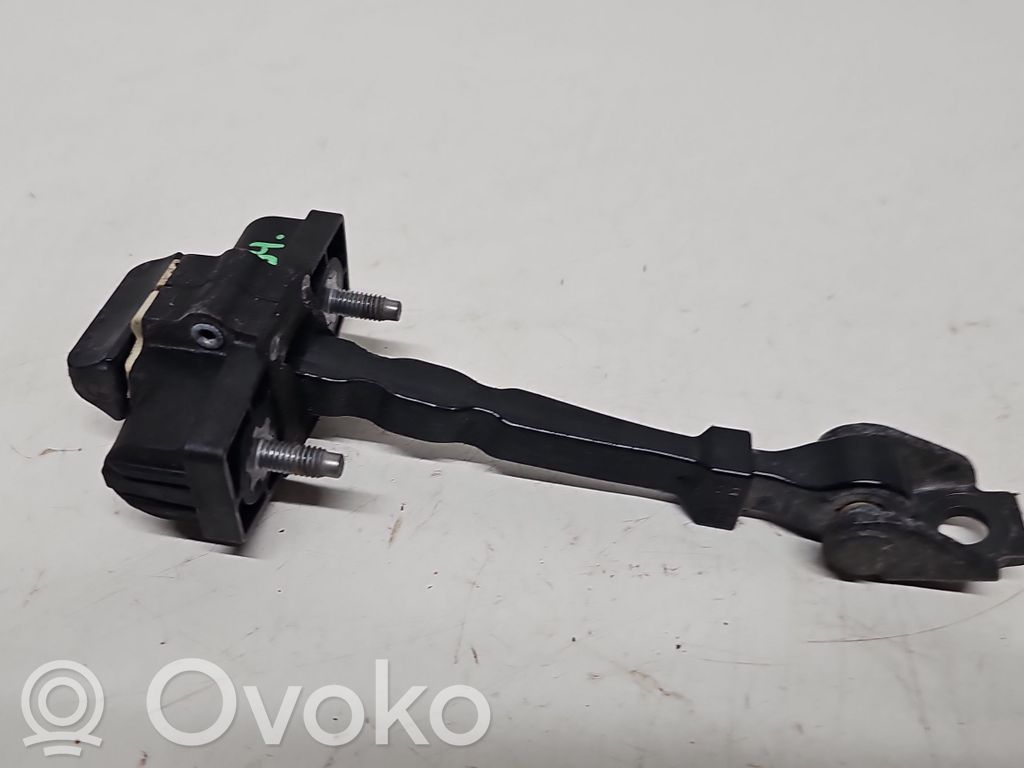 Renault Captur Etuoven pidätin 