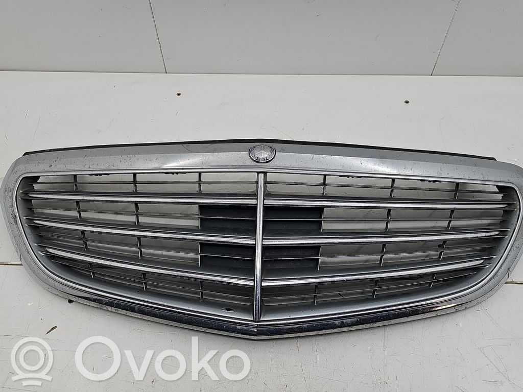 Mercedes-Benz E W212 Etusäleikkö 