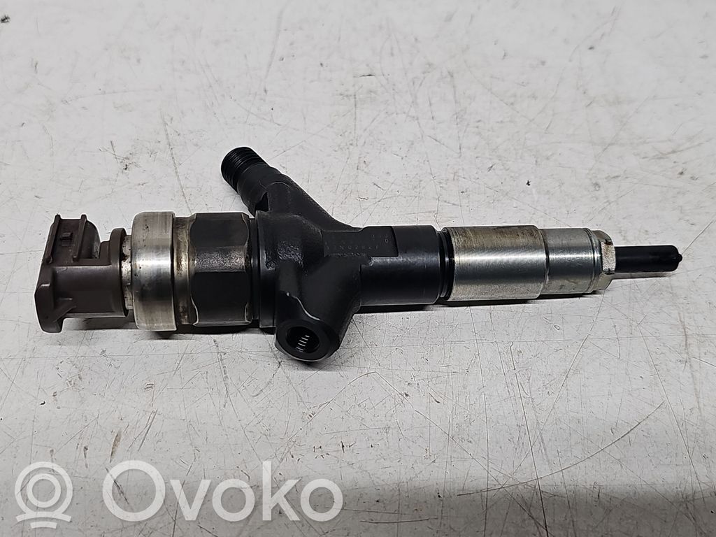 Subaru Outback Fuel injector 