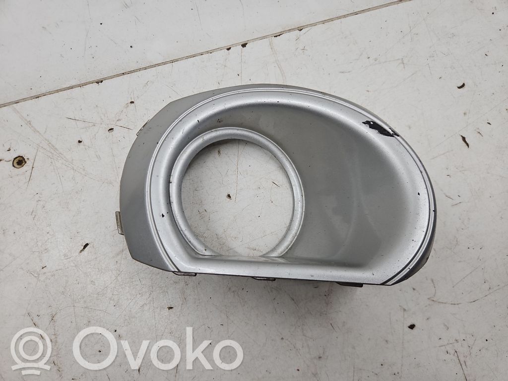 Subaru Outback Etusumuvalon ritilä 