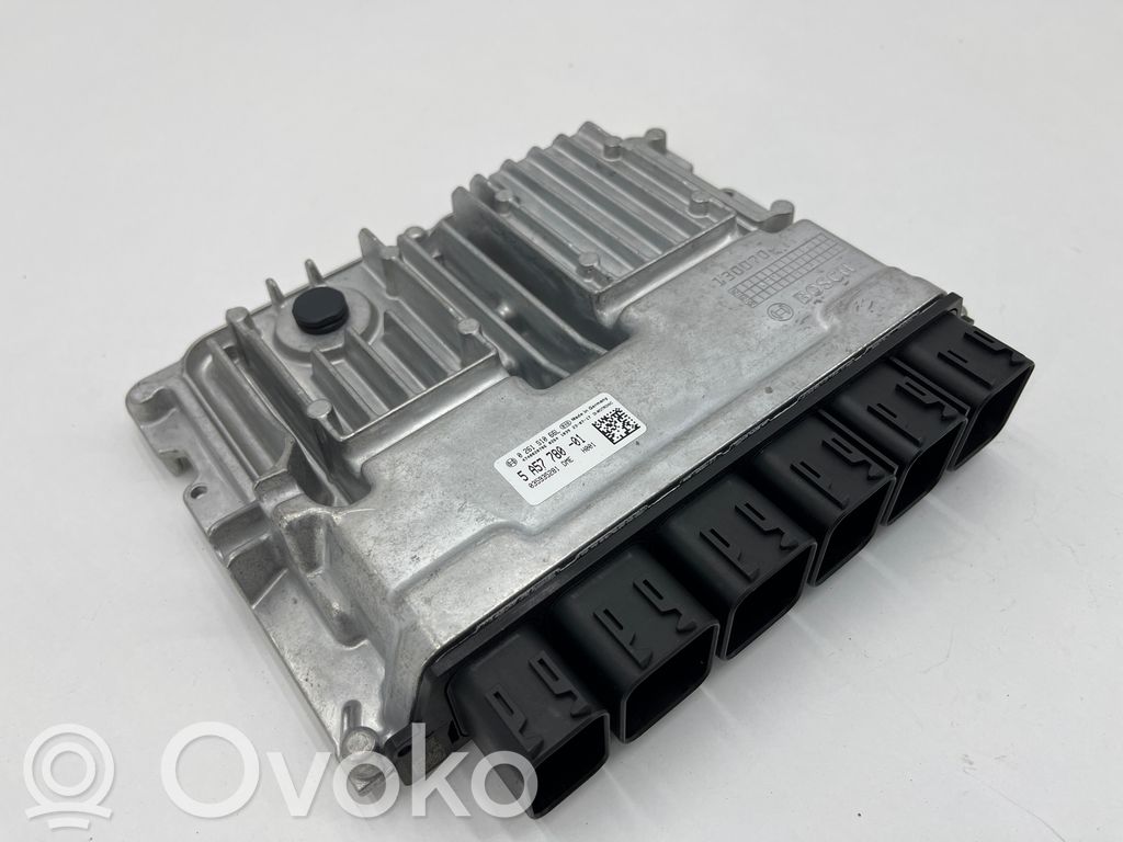 BMW 1 F40 Engine control unit/module 