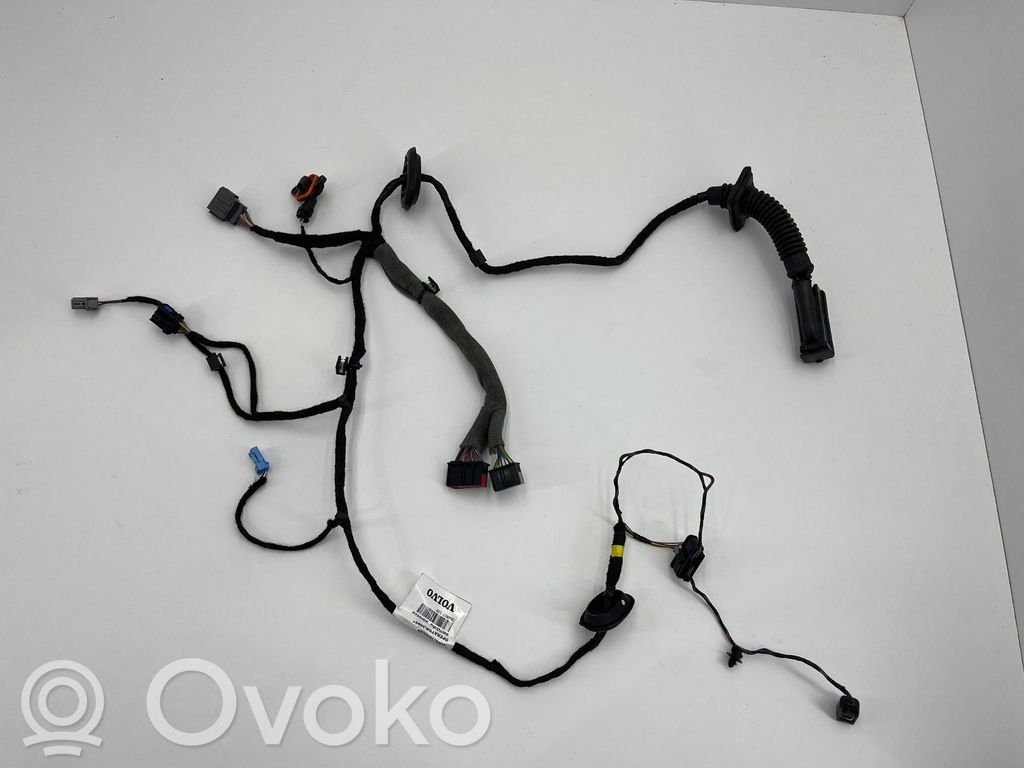 Volvo XC40 Wiązka przewodów drzwi przednich 