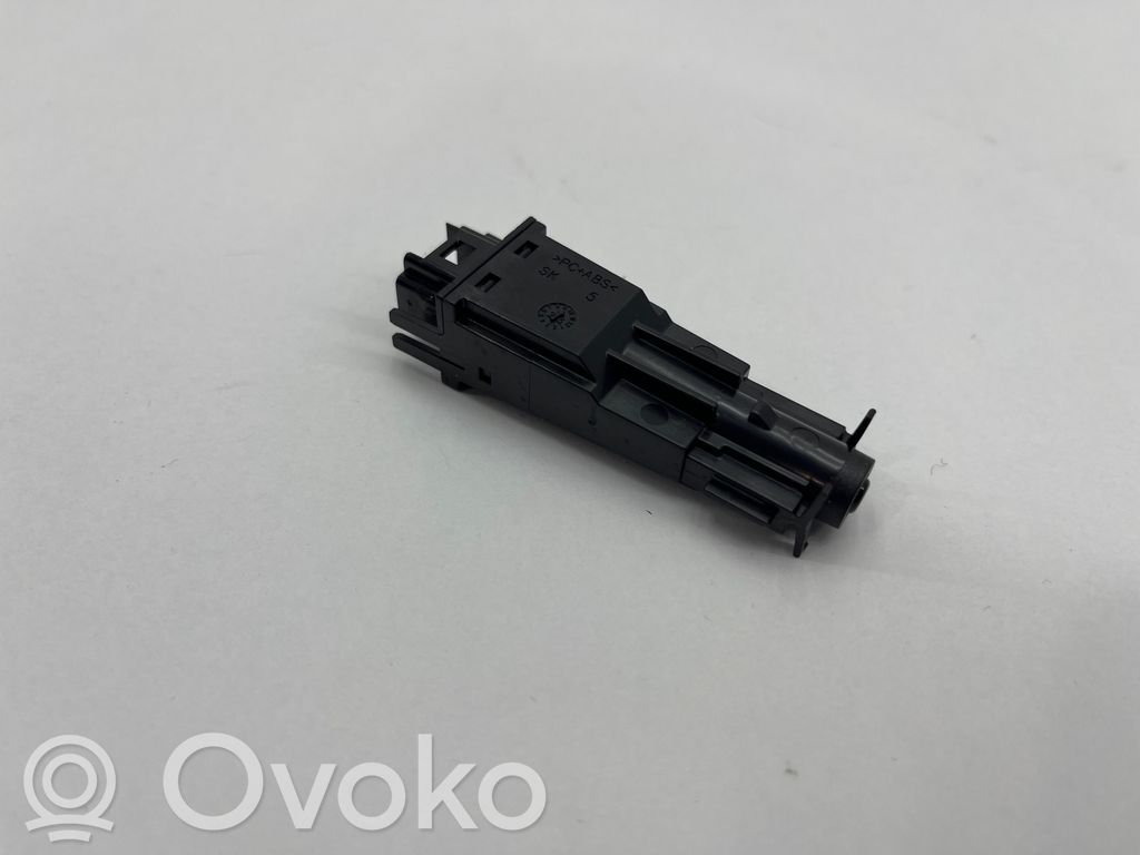 Interior temperature sensor   5WA907527