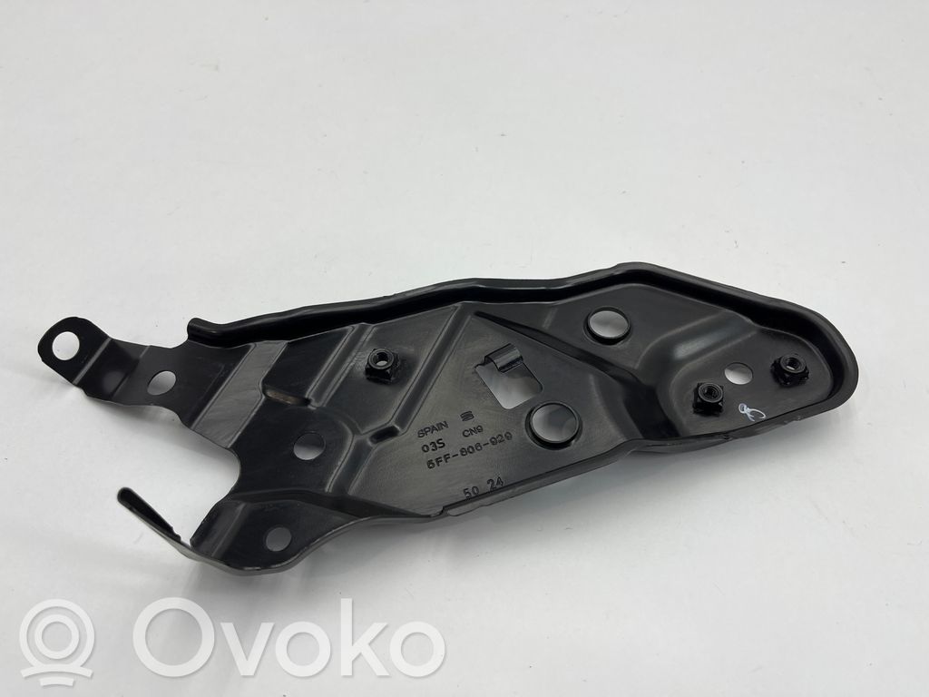 Cupra Formentor Headlight/headlamp mounting bracket 
