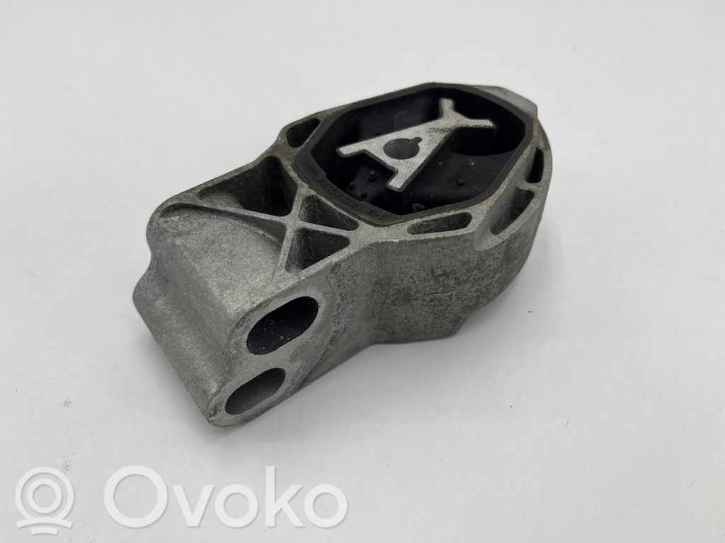 Volvo XC40 Engine mount bracket 