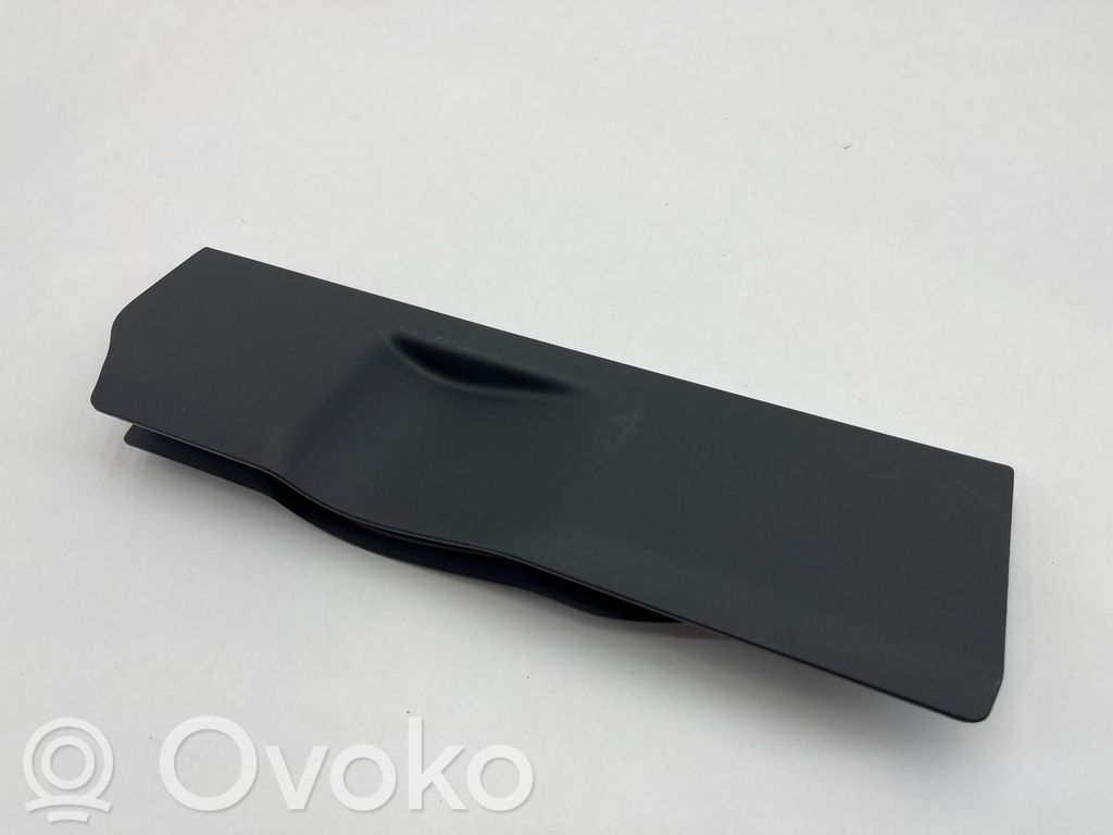 Centre console side trim front   5FF868917