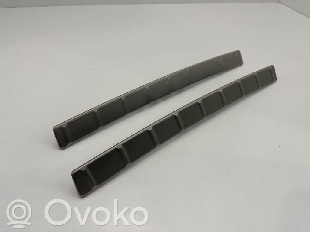 Volvo XC40 Protector del borde del maletero/compartimento de carga 