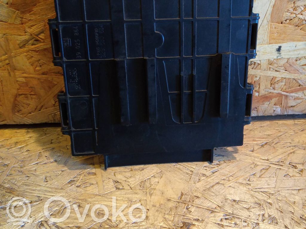 Opel Astra K Engine control unit holder 