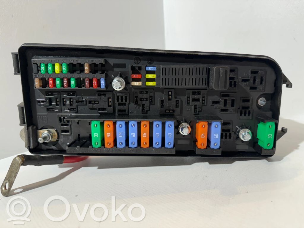 Ramka / Moduł bezpieczników   13205795,00061839,519174007