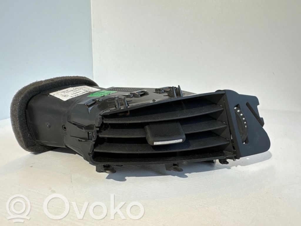 Opel Astra J Dysze / Kratki środkowego nawiewu deski rozdzielczej 