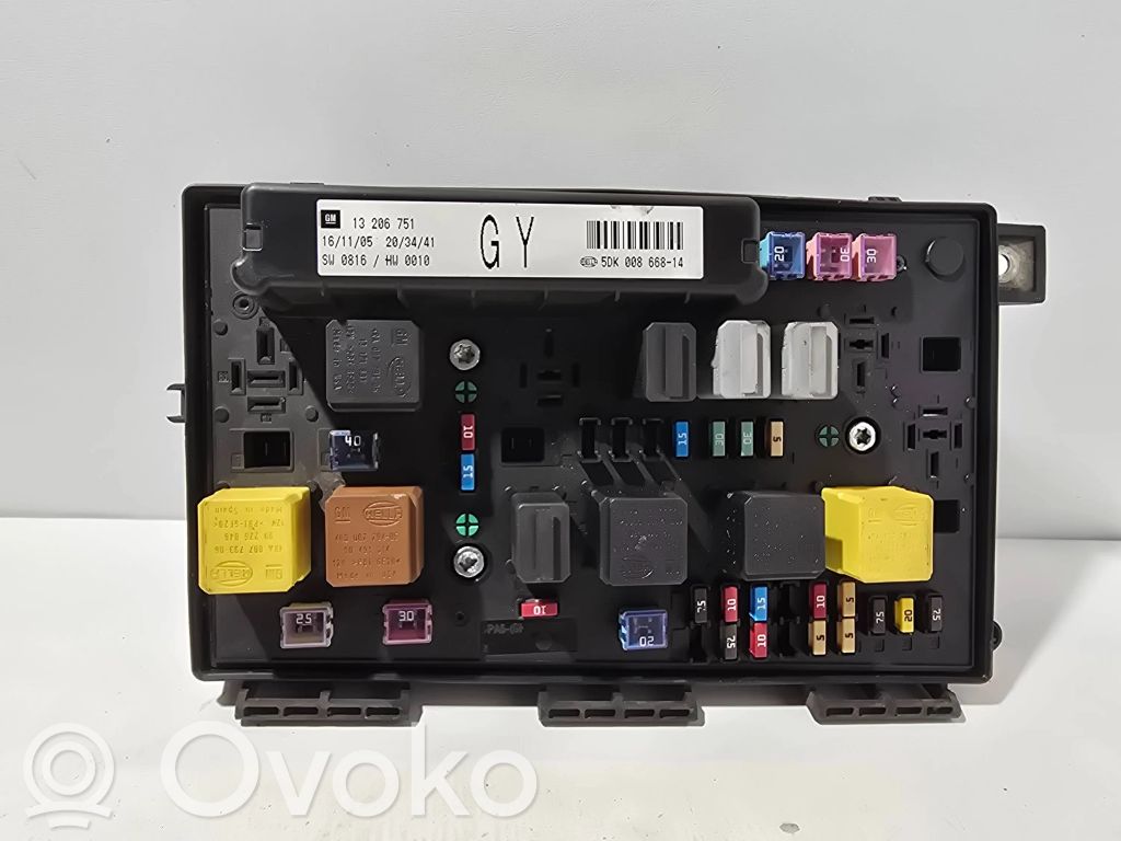 Opel Astra H Fuse module 