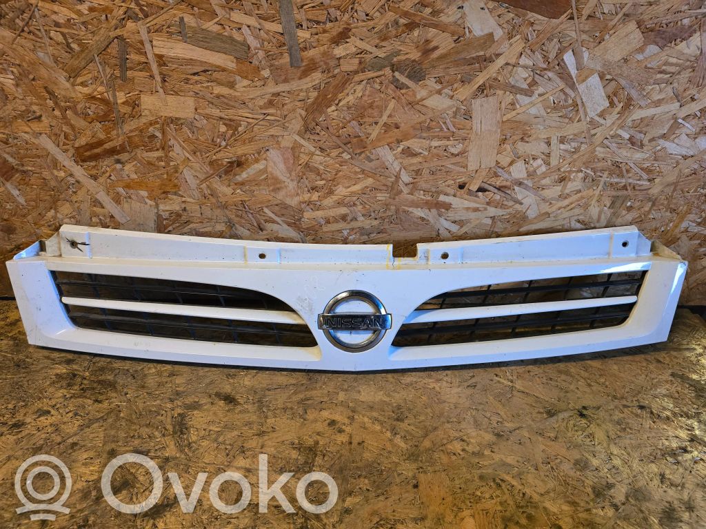 Nissan Interstar Etupuskurin ylempi jäähdytinsäleikkö 