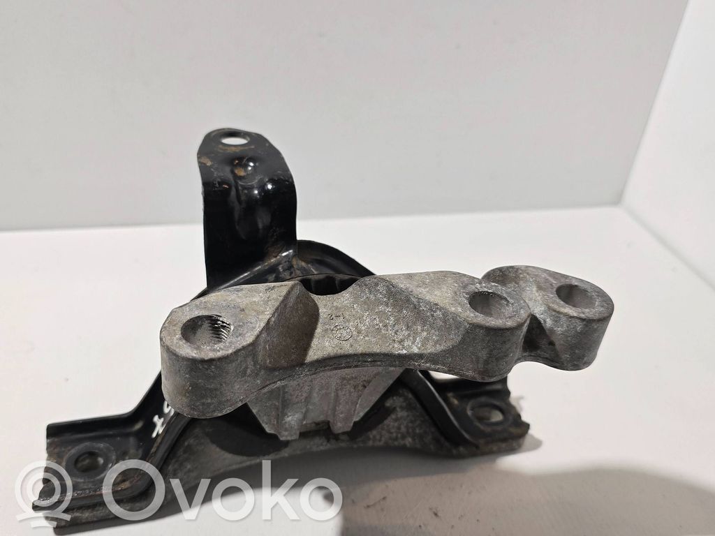 Engine mount bracket   X04908,X04909