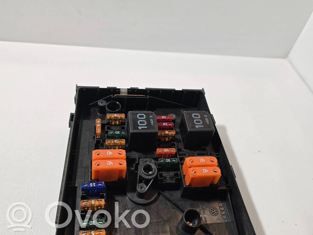Volkswagen Caddy Saugiklių blokas 