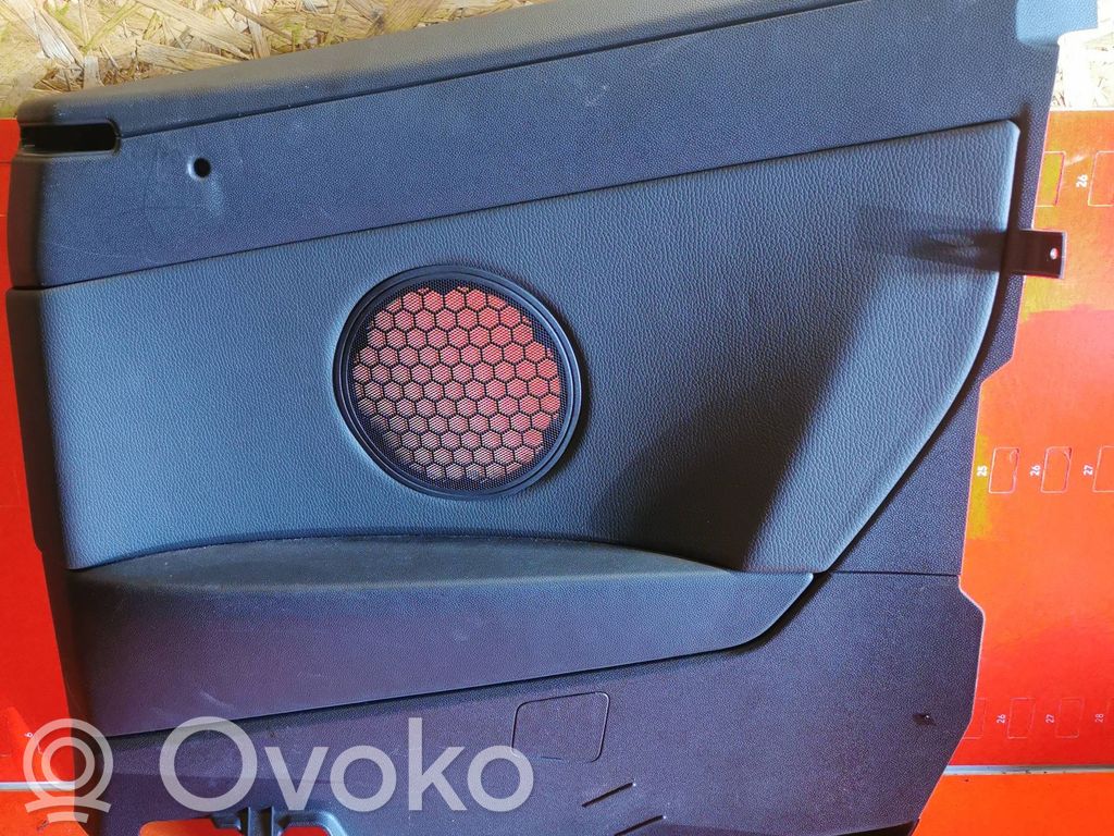 Opel Astra H Osłona górna fotela tylnego 