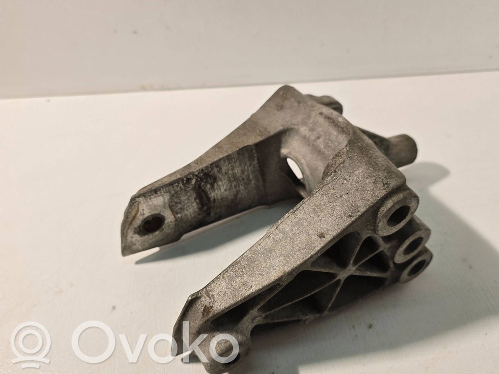 Opel Antara Engine mounting bracket 