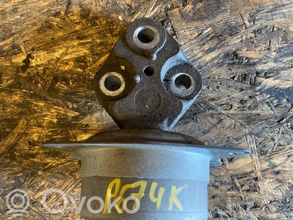 Engine mount bracket   V057290547,13191542