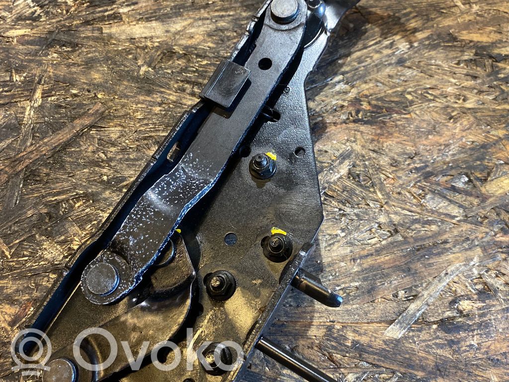 Opel Tigra B Tailgate/trunk/boot hinge 