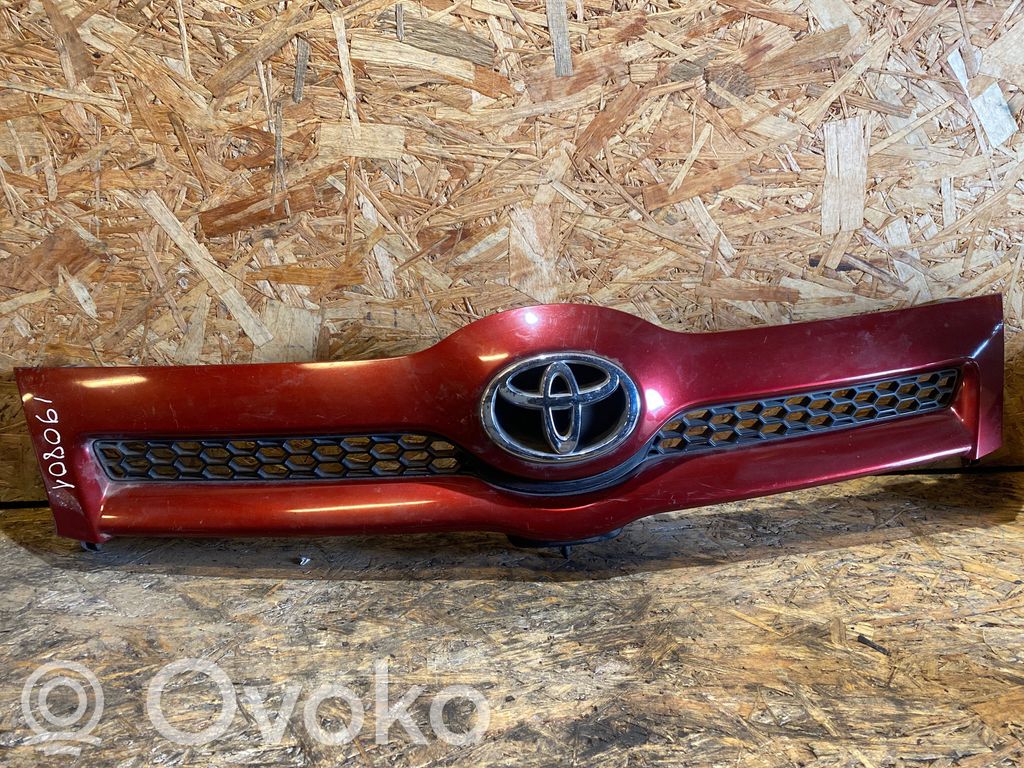 Toyota Corolla Verso E121 Etusäleikkö 