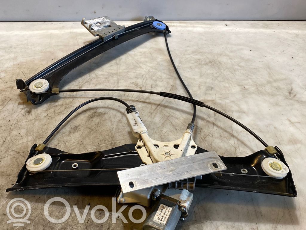 Opel Astra H Lève-vitre électrique de porte avant 